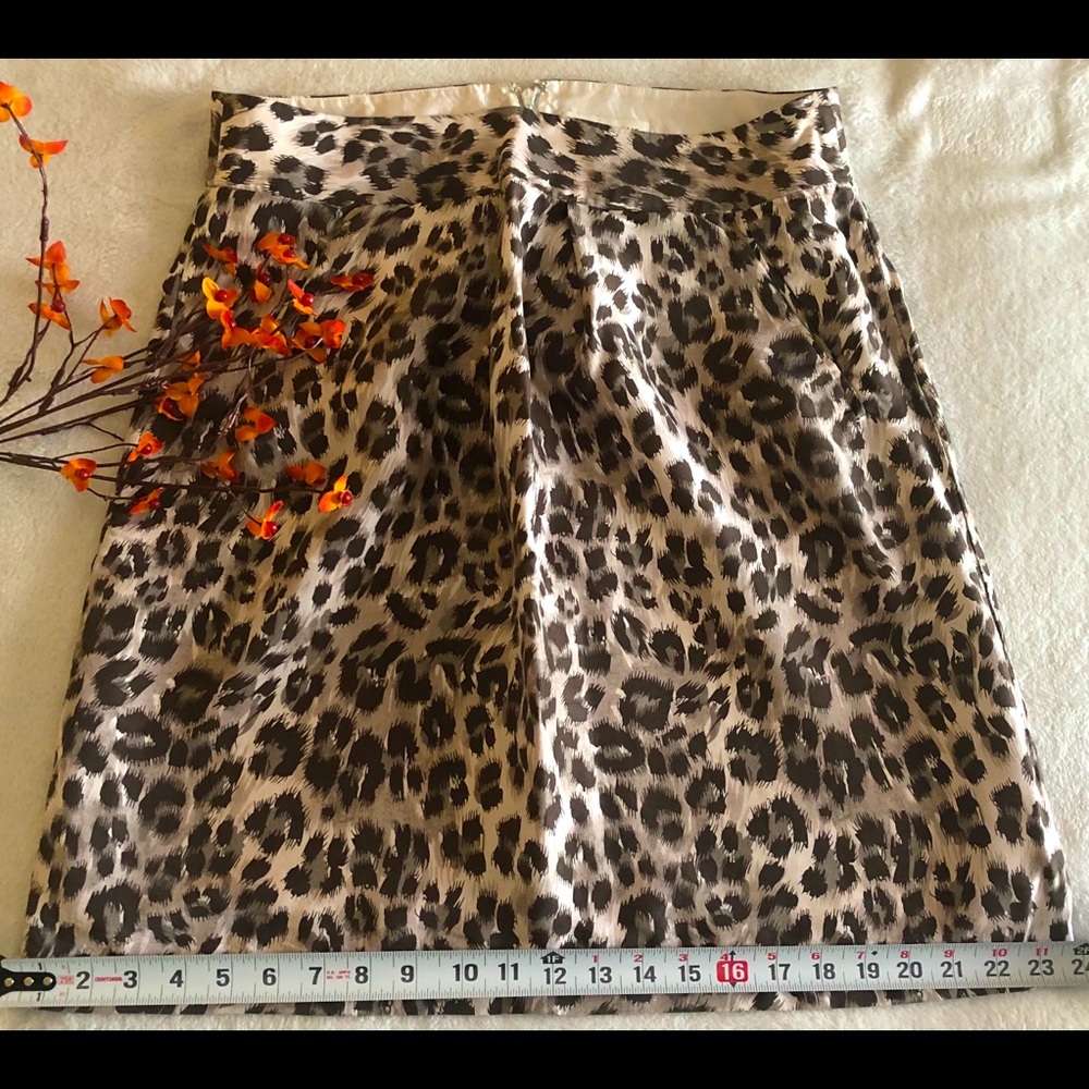Skirt animal print whit pockets